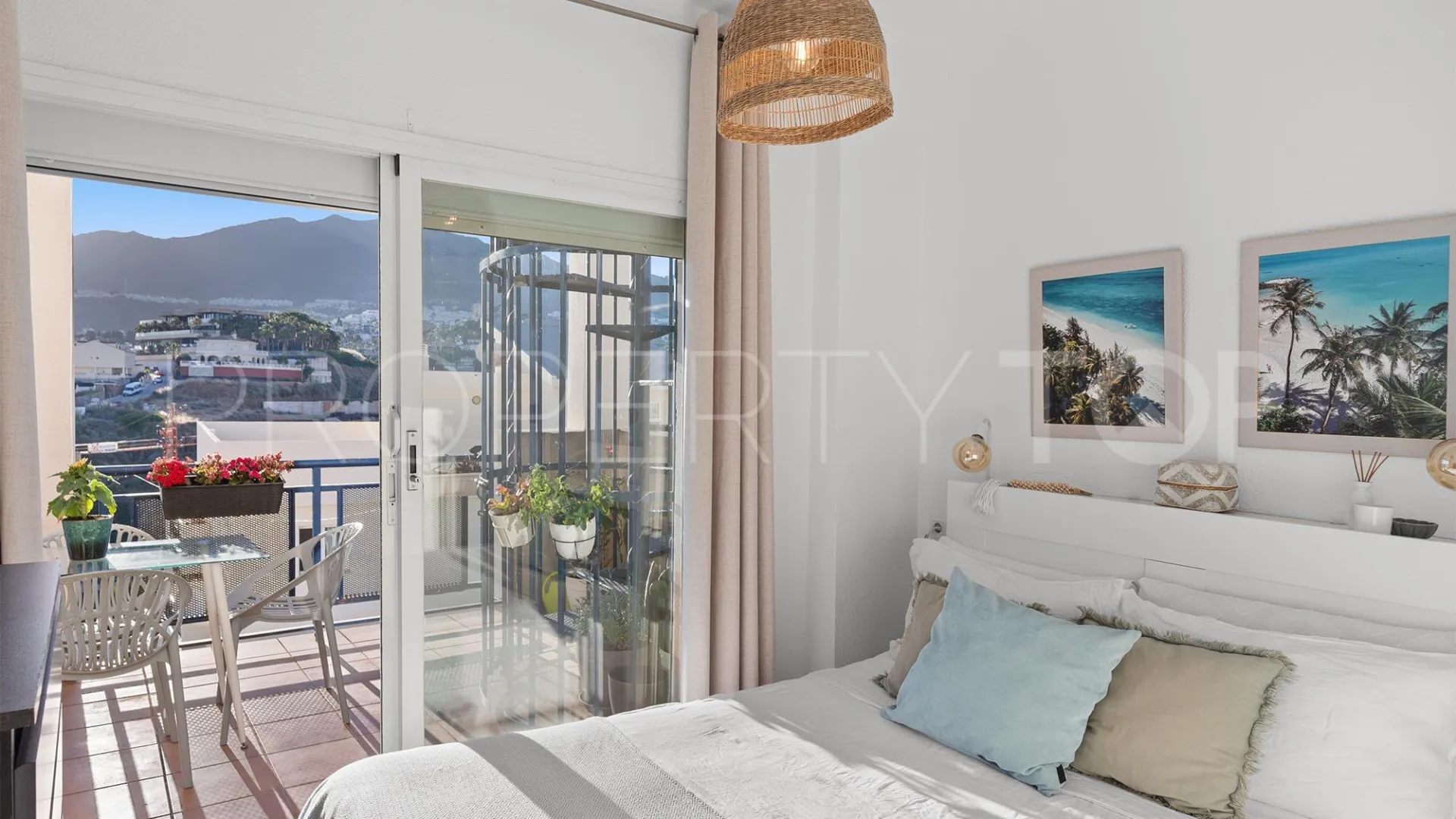For sale penthouse in Torrequebrada