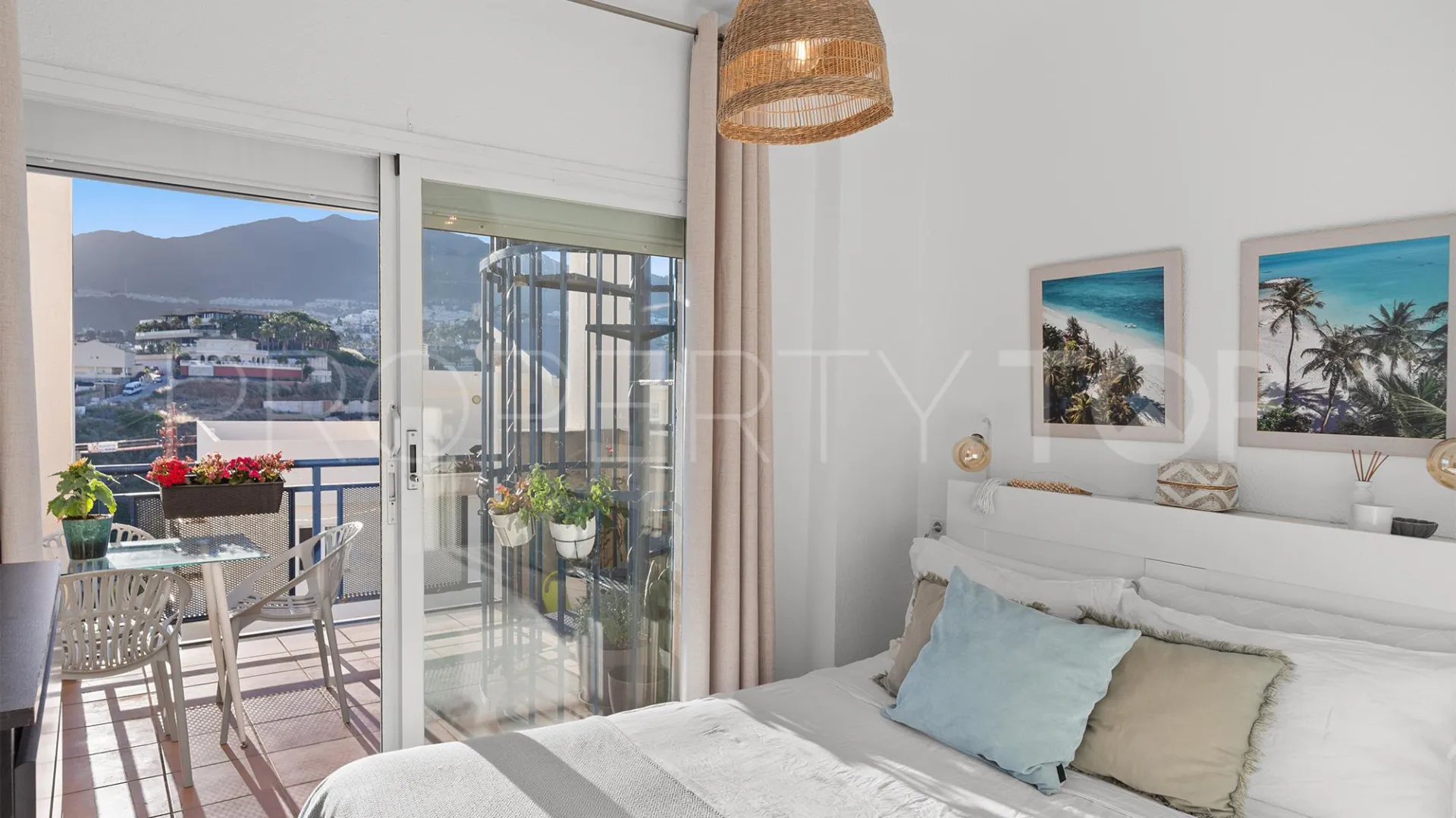 For sale penthouse in Torrequebrada