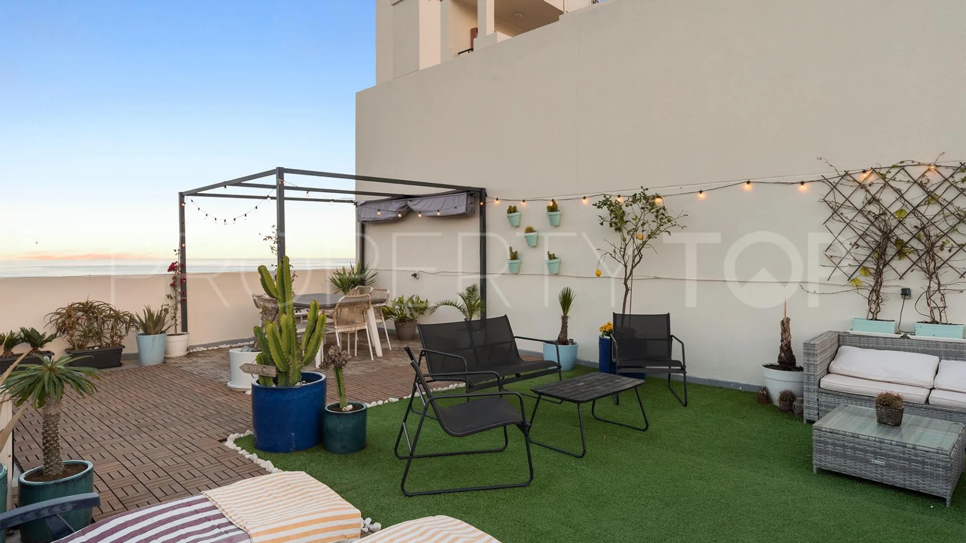 For sale penthouse in Torrequebrada