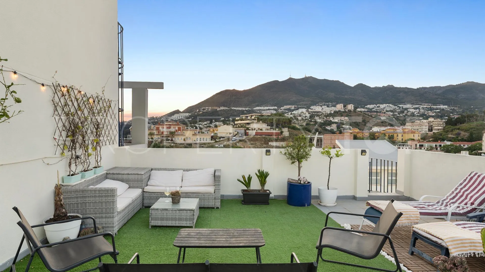 For sale penthouse in Torrequebrada