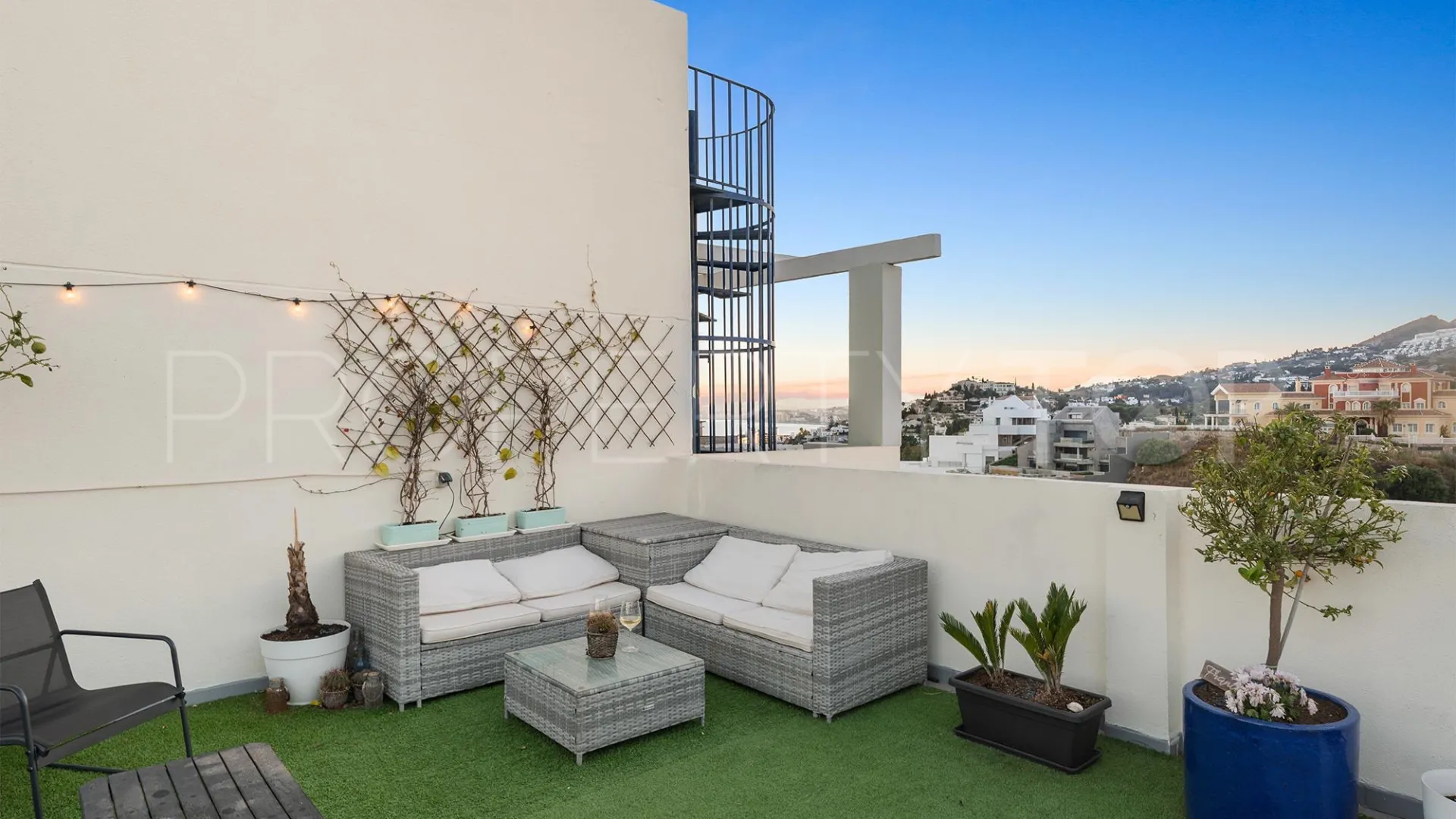 For sale penthouse in Torrequebrada