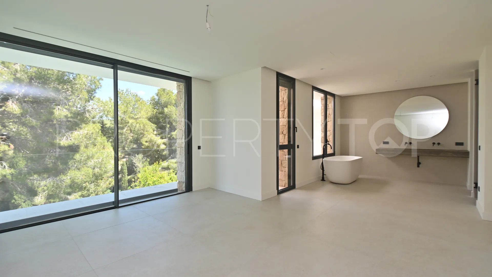 Roca Llisa 5 bedrooms villa for sale