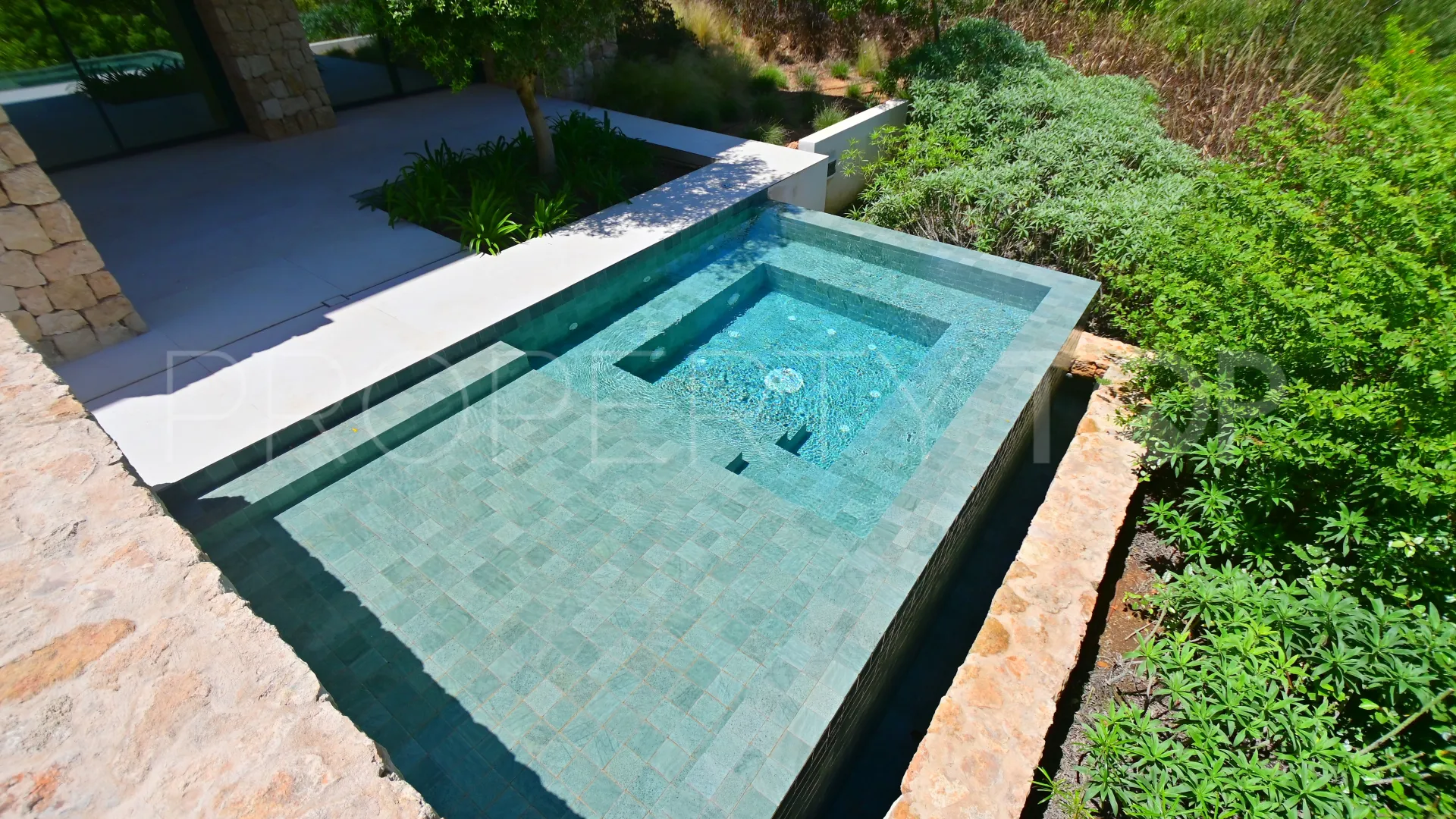 Roca Llisa 5 bedrooms villa for sale