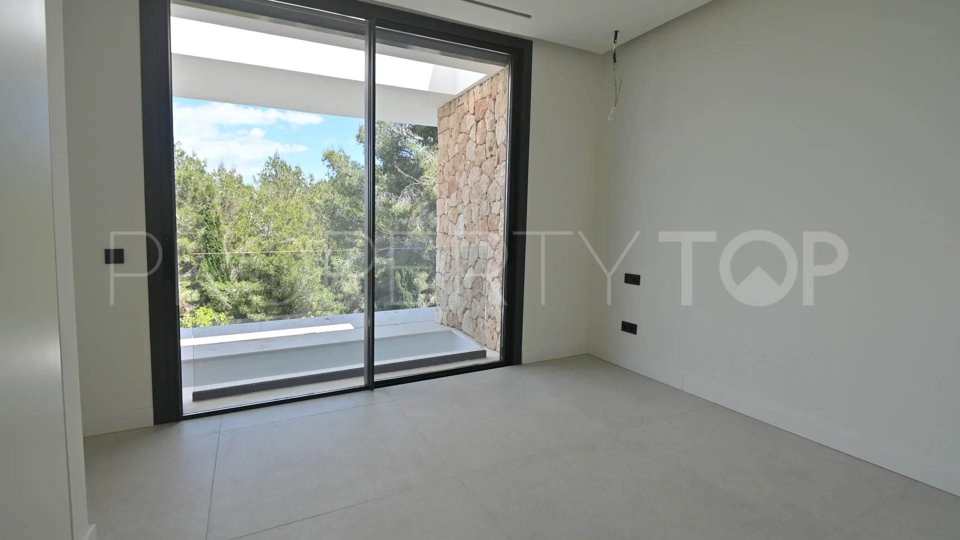 Roca Llisa 5 bedrooms villa for sale