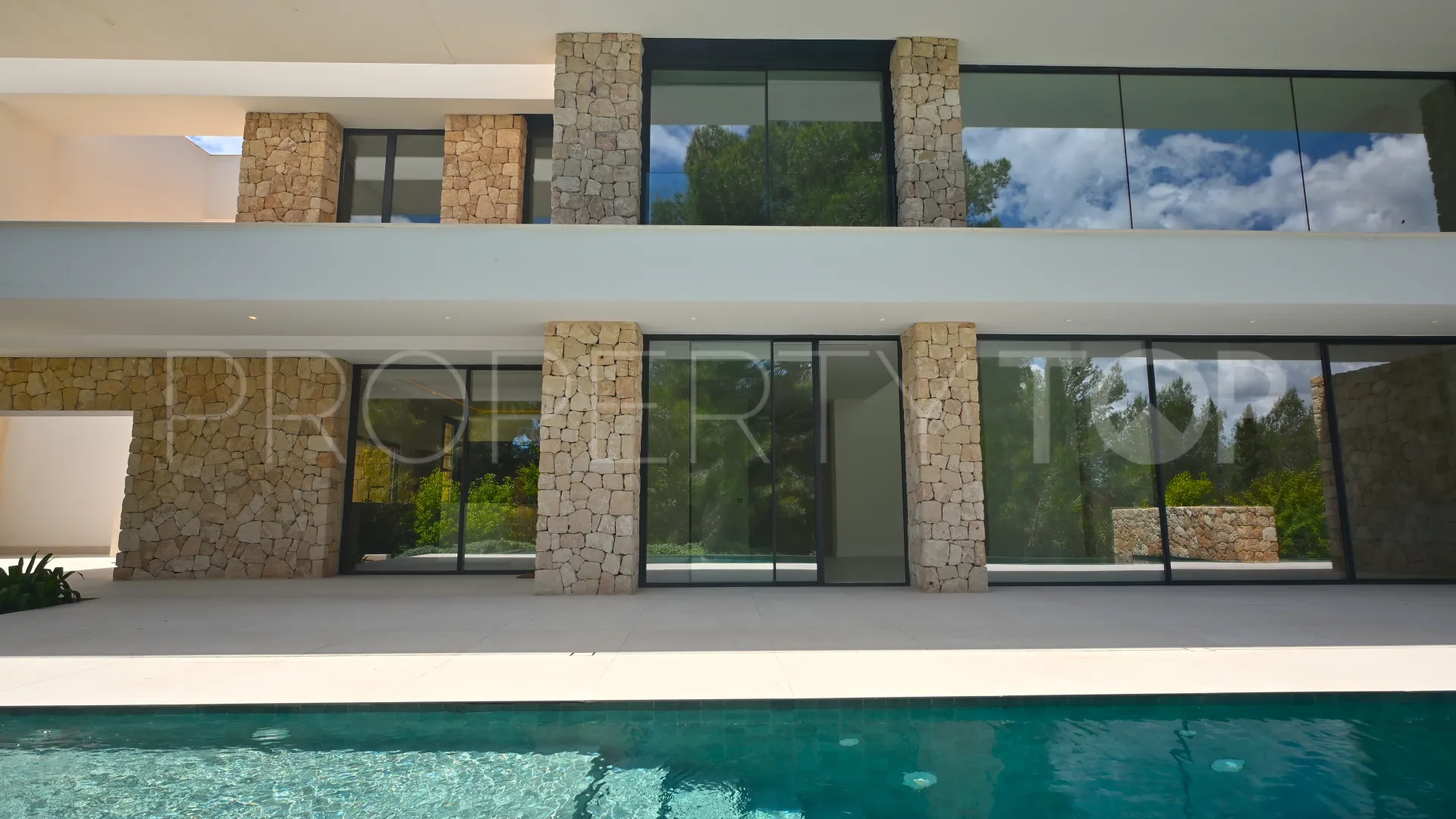 Roca Llisa 5 bedrooms villa for sale
