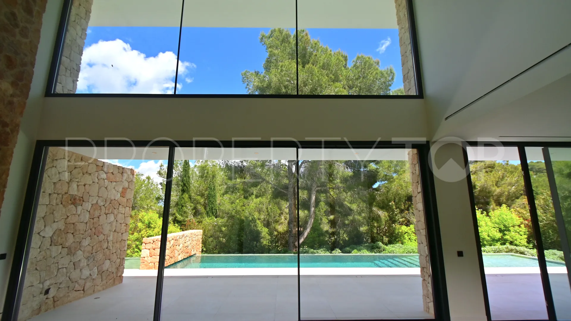 Roca Llisa 5 bedrooms villa for sale