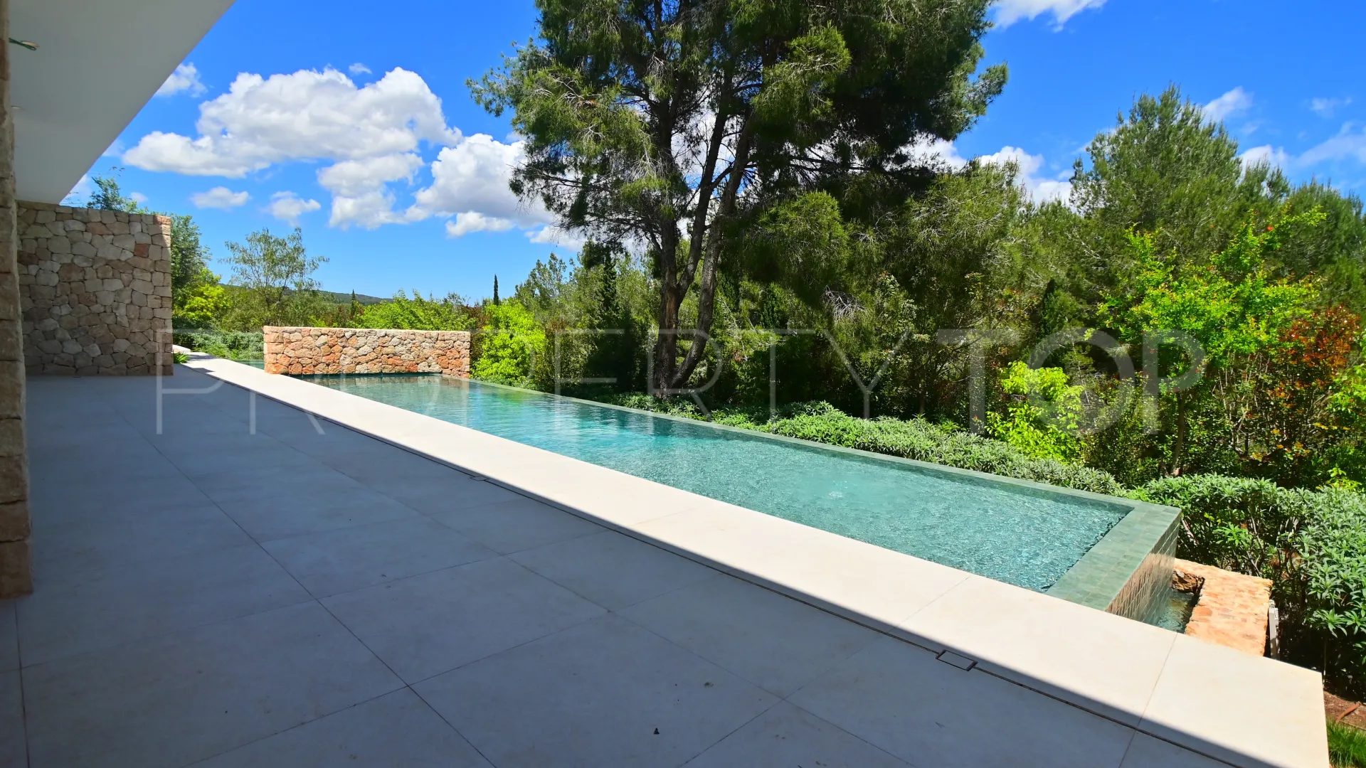 Roca Llisa 5 bedrooms villa for sale