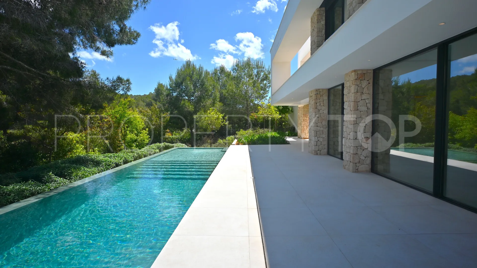 Roca Llisa 5 bedrooms villa for sale