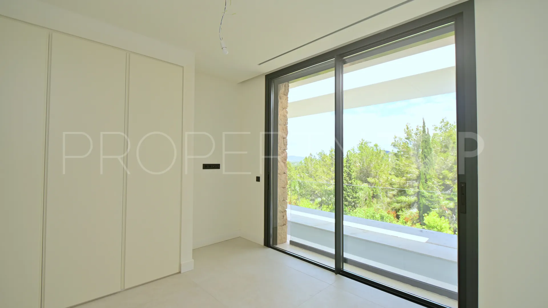 Roca Llisa 5 bedrooms villa for sale