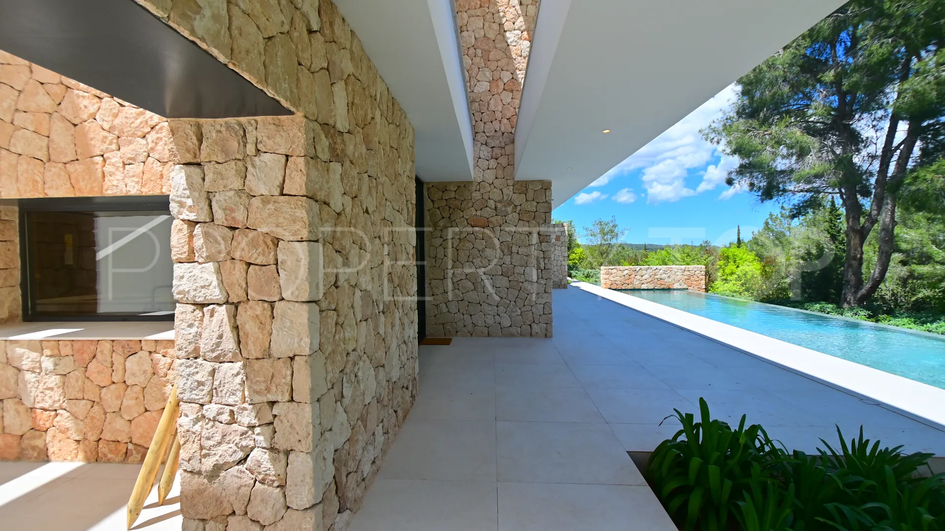 Roca Llisa 5 bedrooms villa for sale