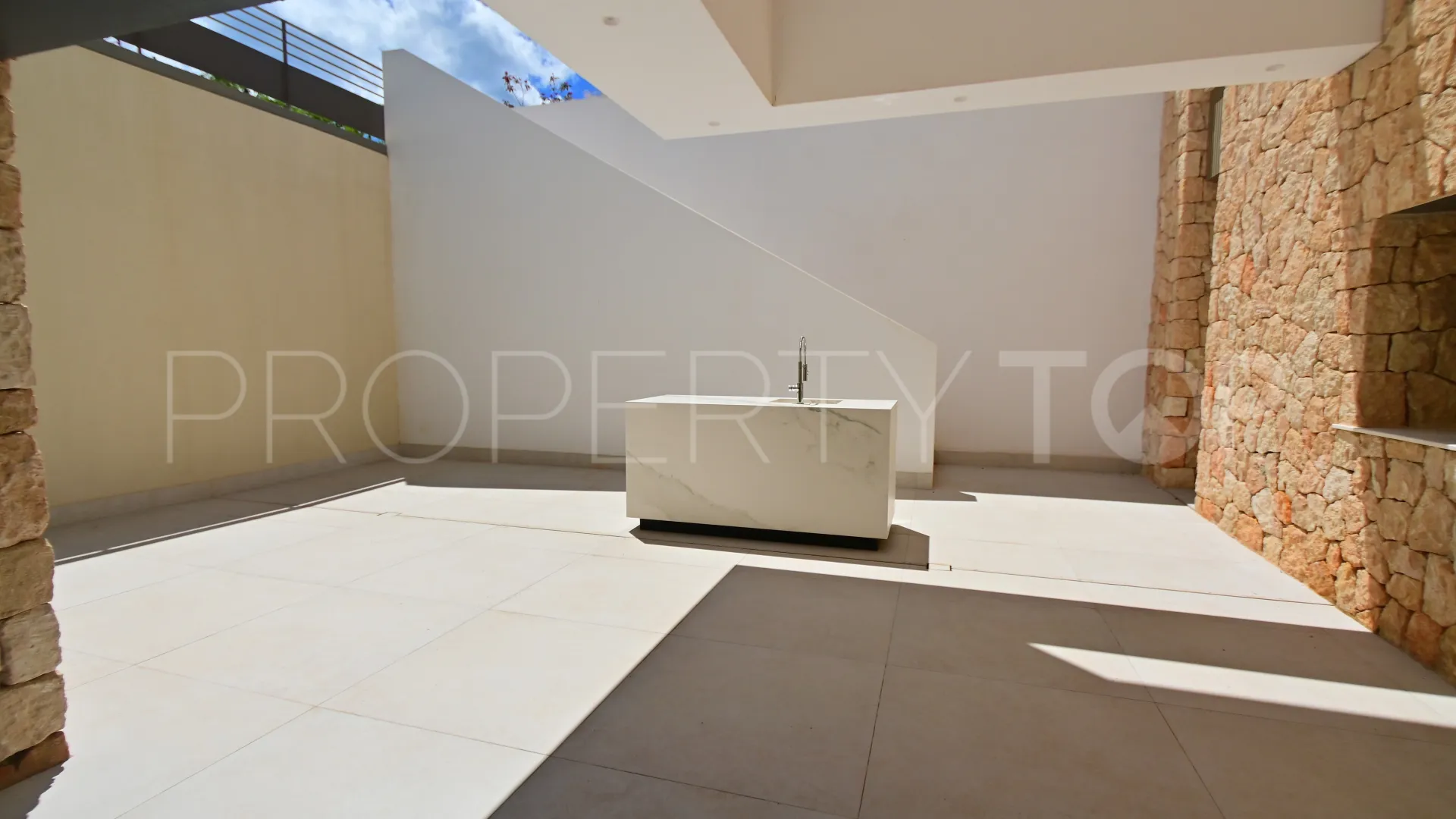 Roca Llisa 5 bedrooms villa for sale