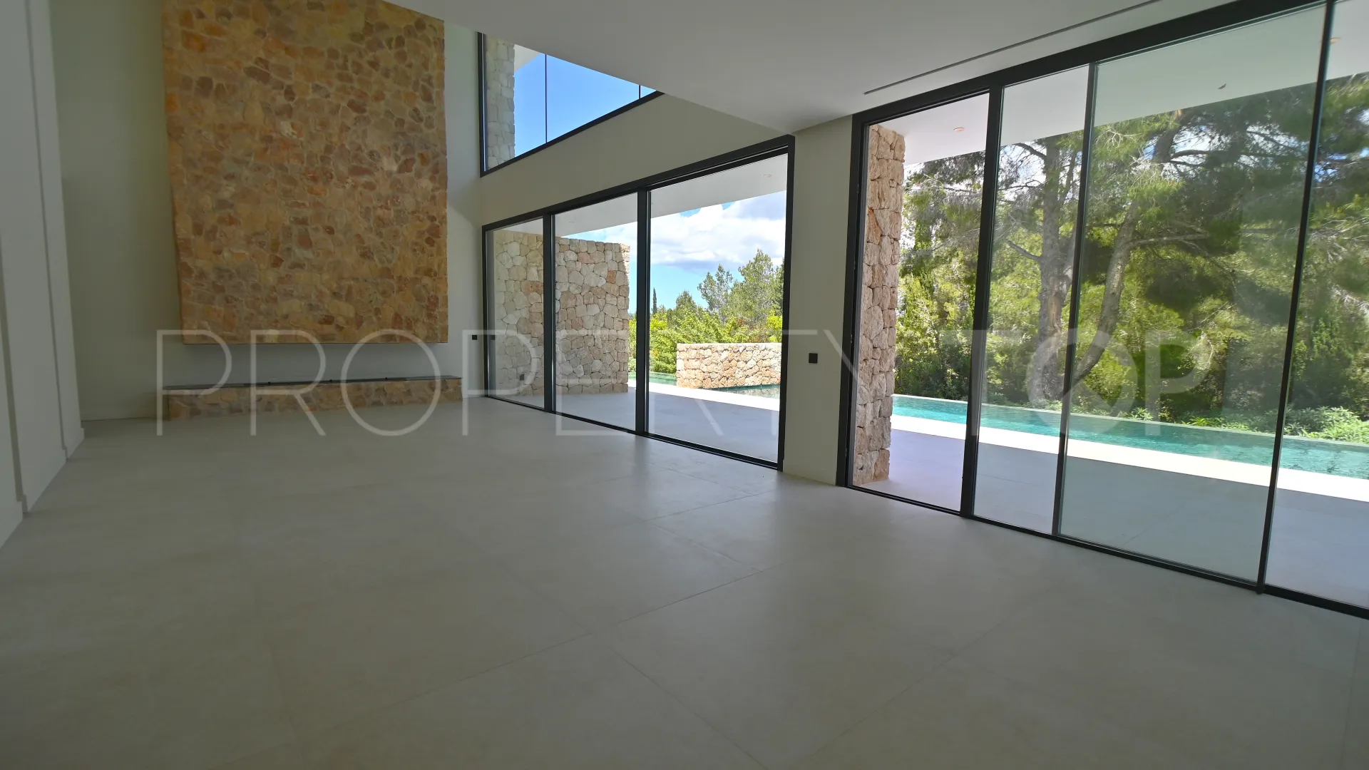 Roca Llisa 5 bedrooms villa for sale
