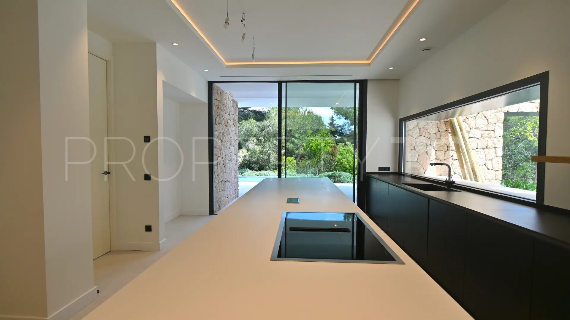 Roca Llisa 5 bedrooms villa for sale