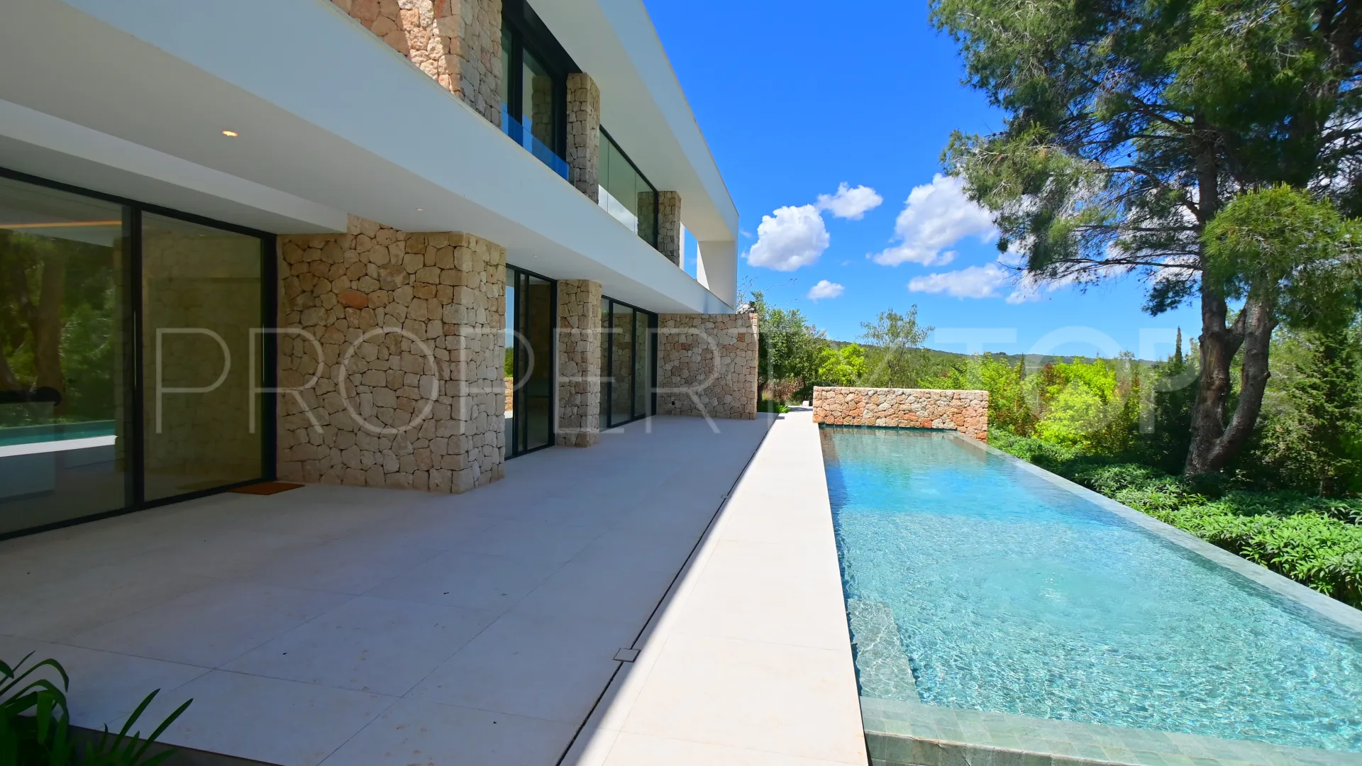 Roca Llisa 5 bedrooms villa for sale