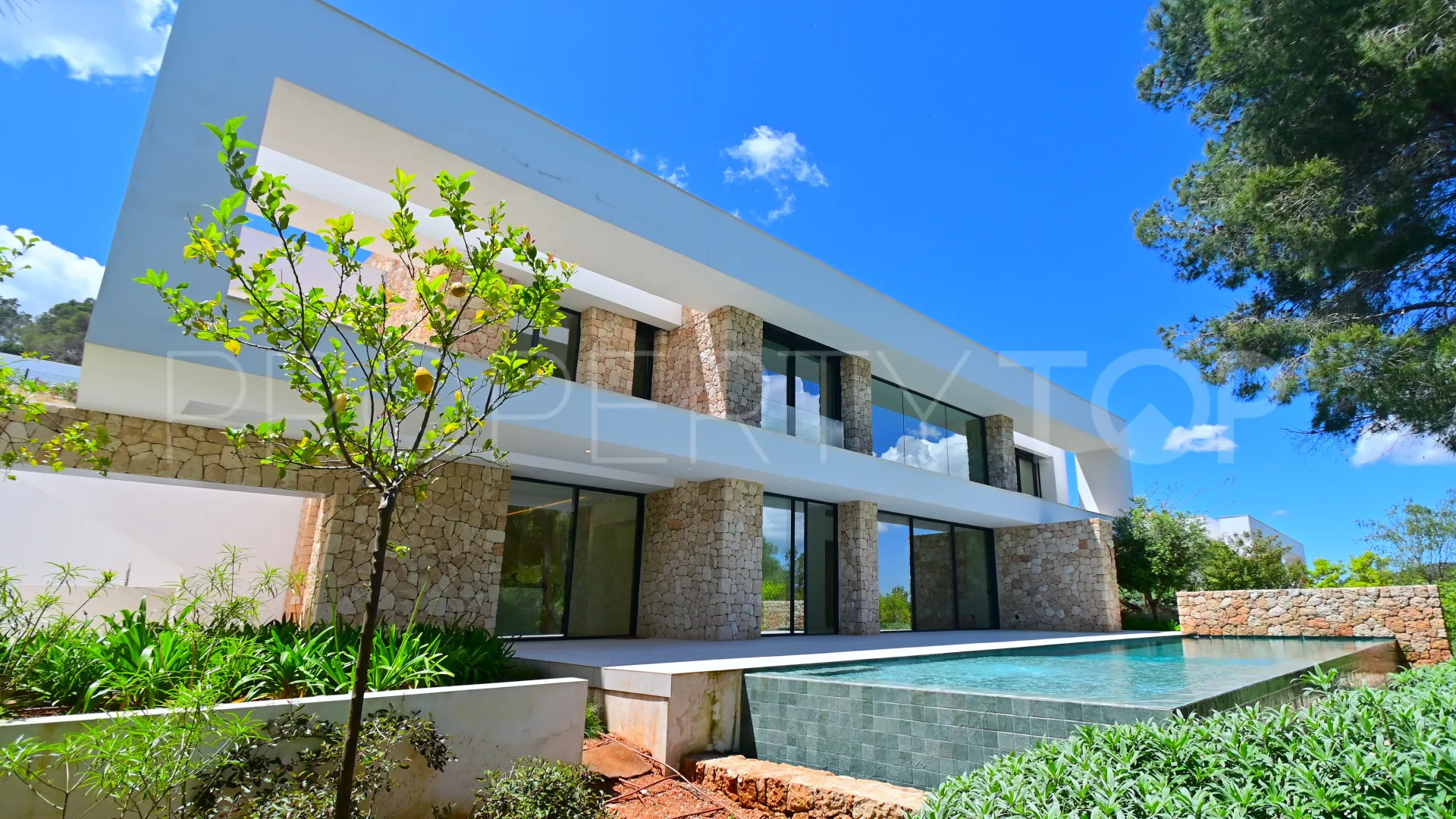Roca Llisa 5 bedrooms villa for sale