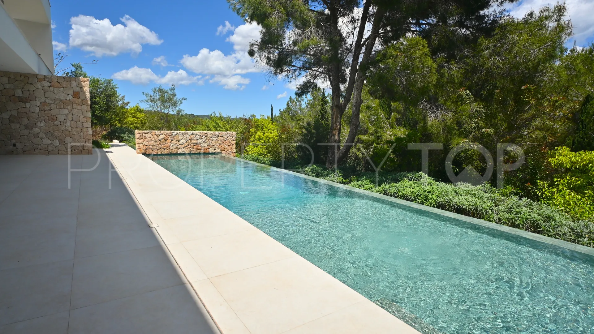 Roca Llisa 5 bedrooms villa for sale
