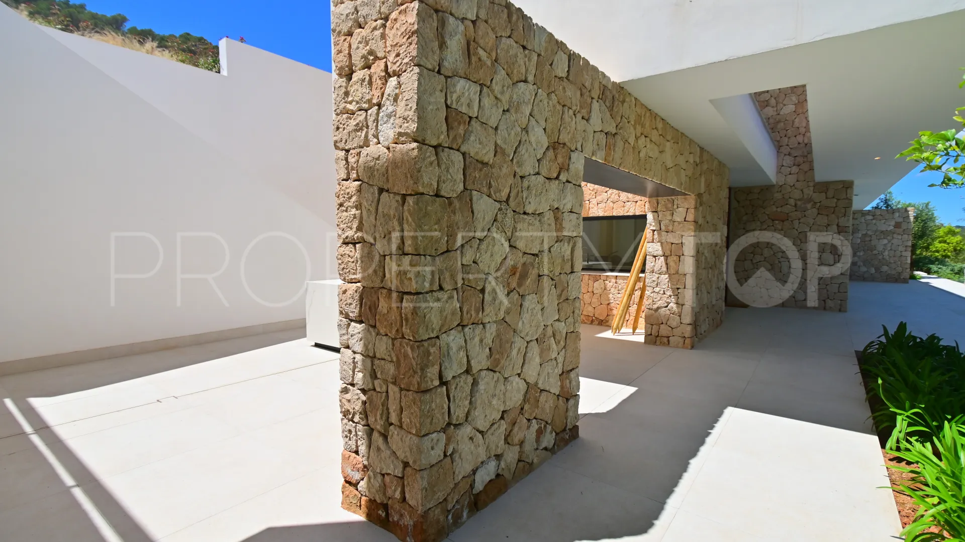 Roca Llisa 5 bedrooms villa for sale