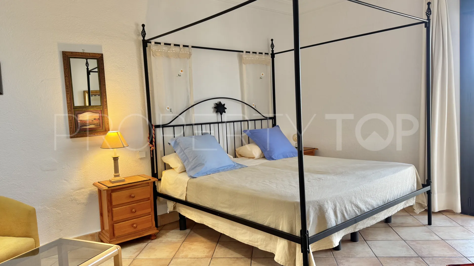 Comprar apartamento de 2 dormitorios en Marbella - Puerto Banus