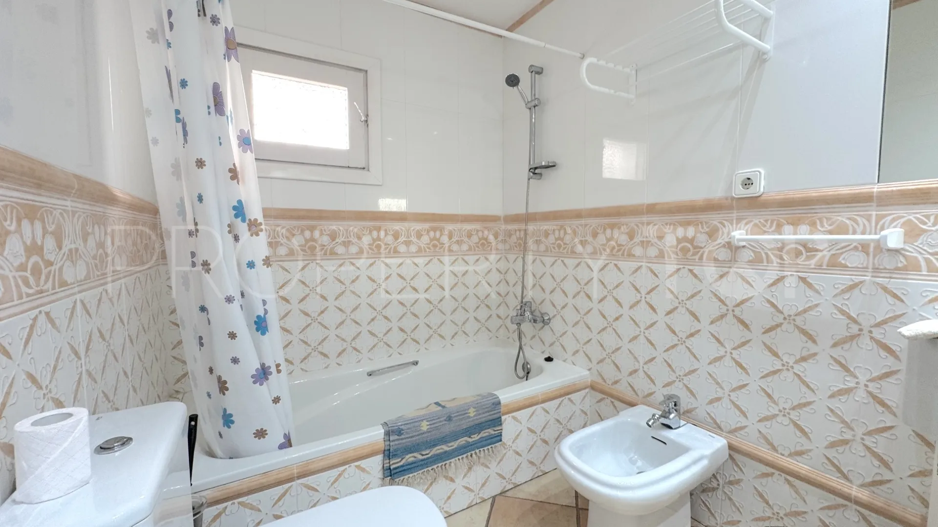 Comprar apartamento de 2 dormitorios en Marbella - Puerto Banus