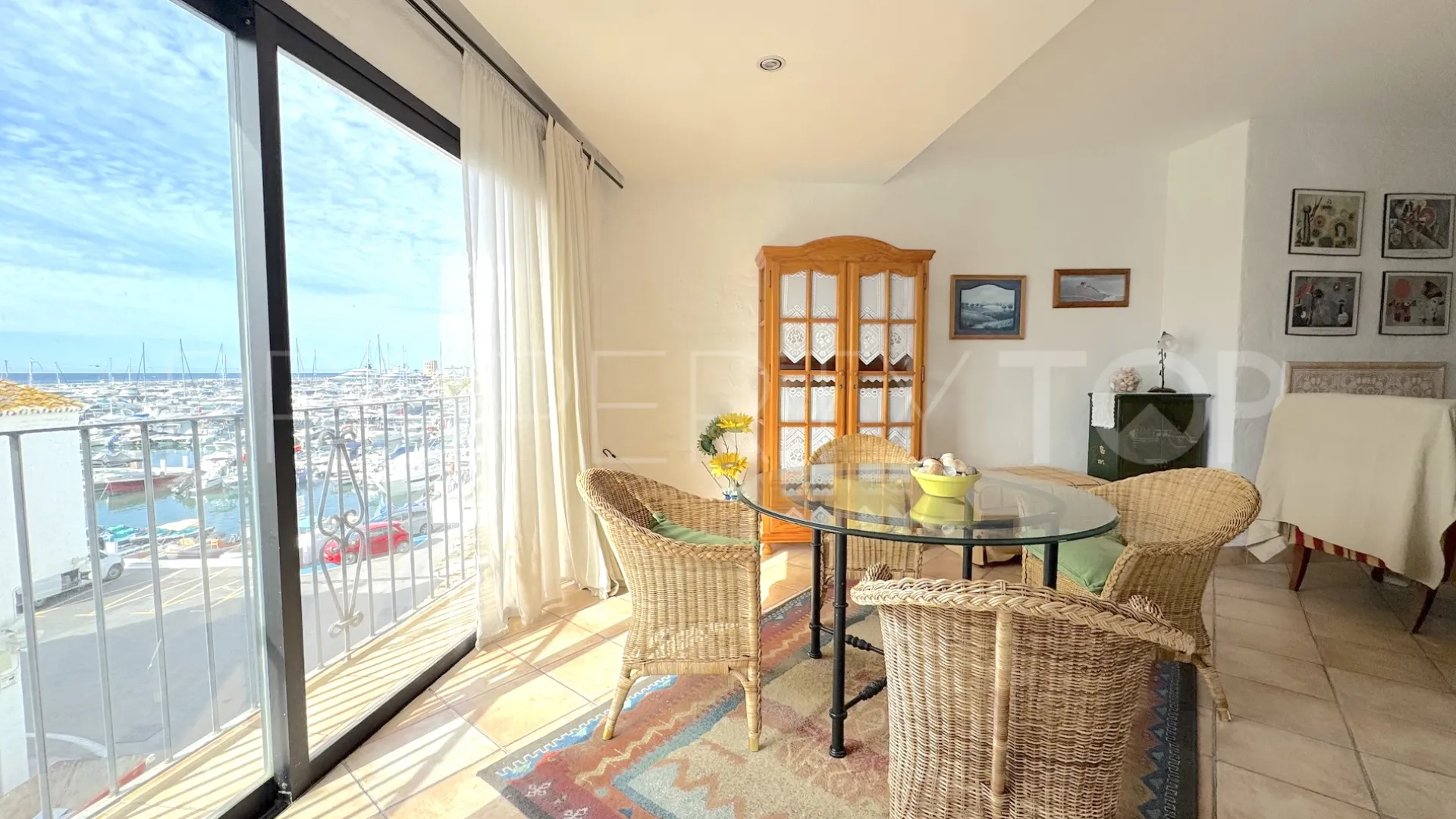 Comprar apartamento de 2 dormitorios en Marbella - Puerto Banus