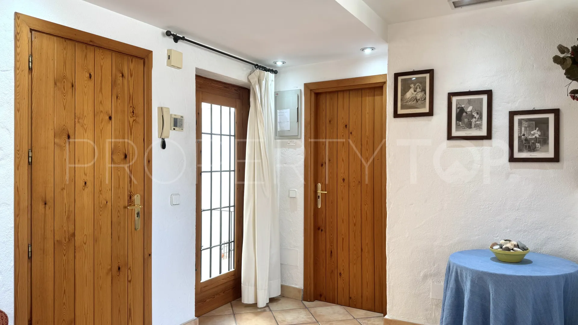 Comprar apartamento de 2 dormitorios en Marbella - Puerto Banus