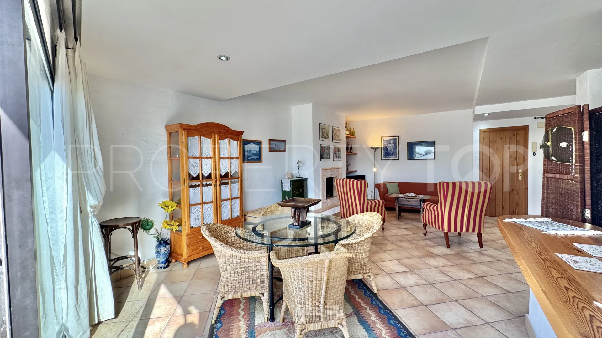 Comprar apartamento de 2 dormitorios en Marbella - Puerto Banus