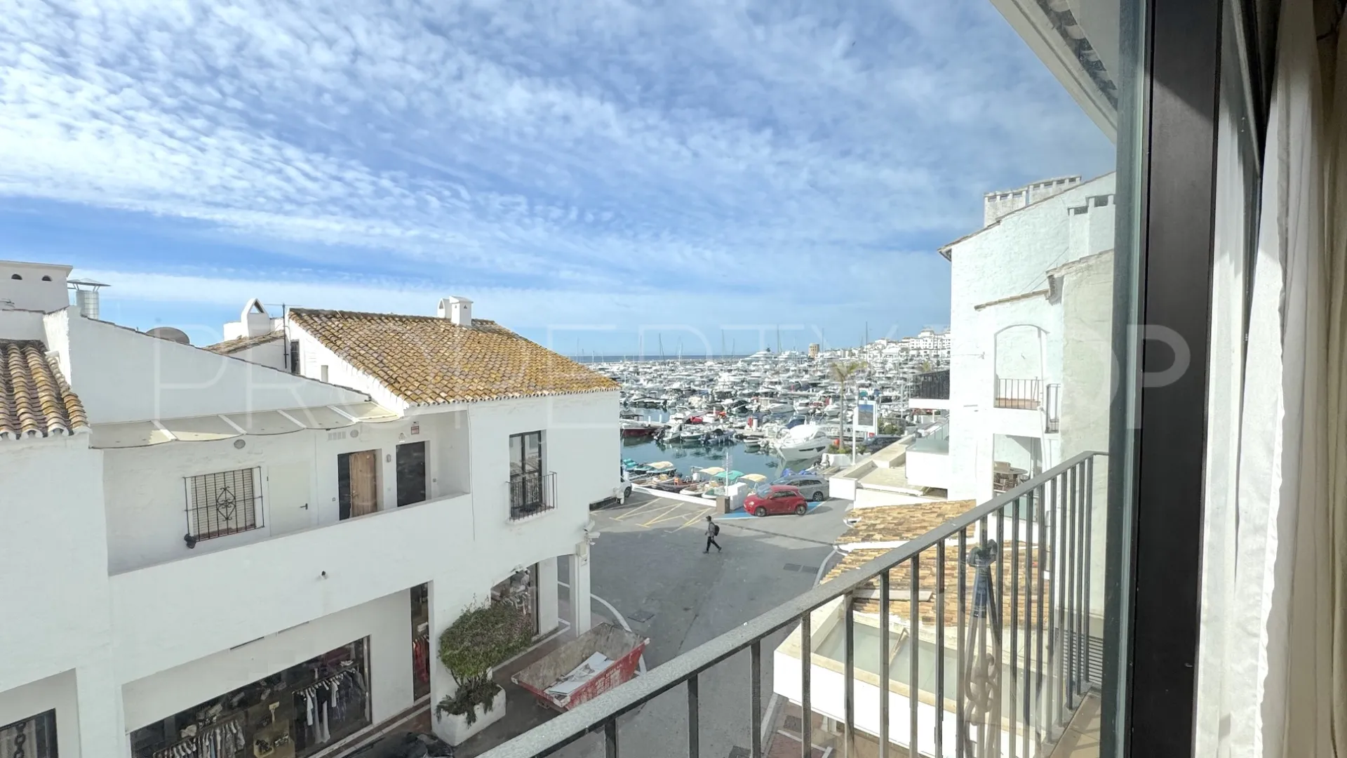 Comprar apartamento de 2 dormitorios en Marbella - Puerto Banus