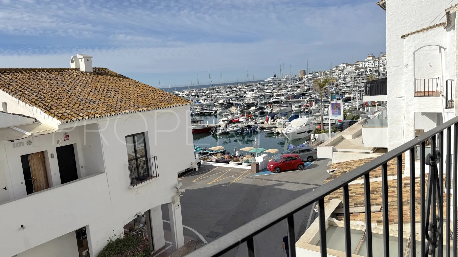 Comprar apartamento de 2 dormitorios en Marbella - Puerto Banus