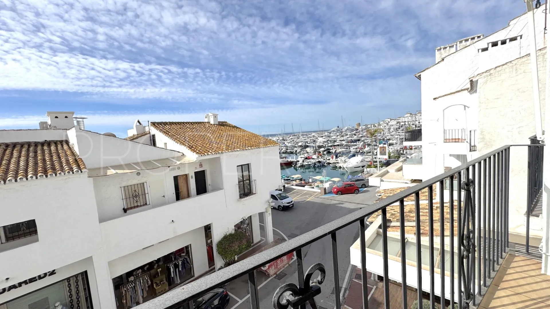 Comprar apartamento de 2 dormitorios en Marbella - Puerto Banus