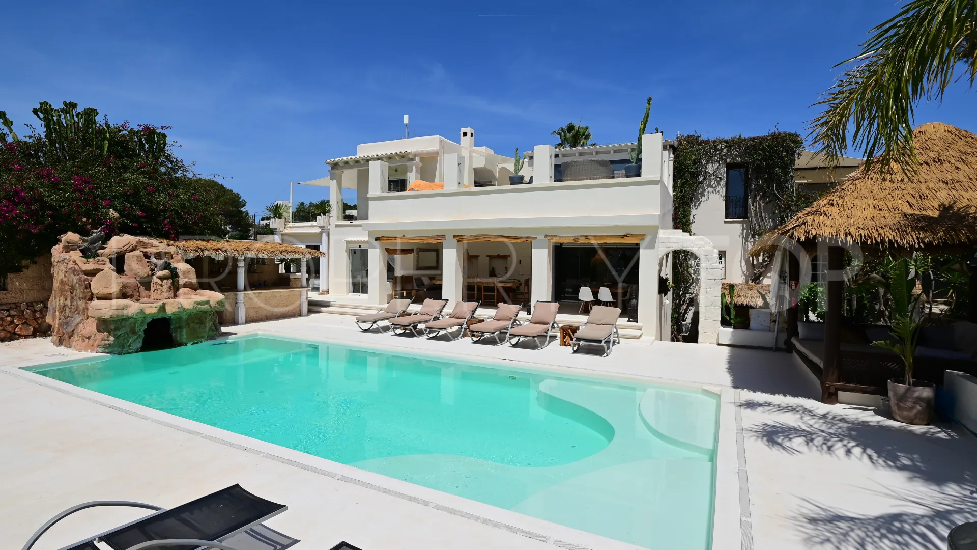 Villa de 15 dormitorios a la venta en Cap Martinet