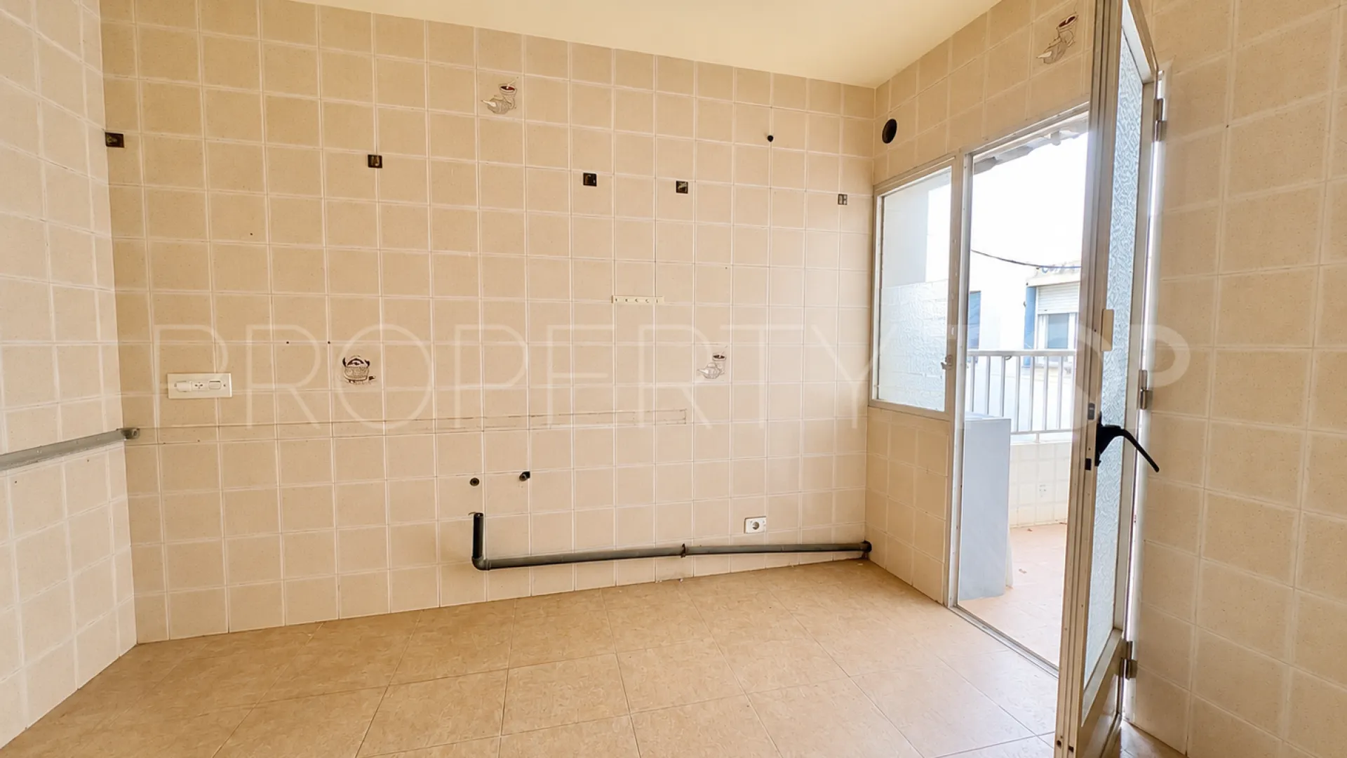 Edificio singular en venta en Roquetas de Mar con 18 dormitorios