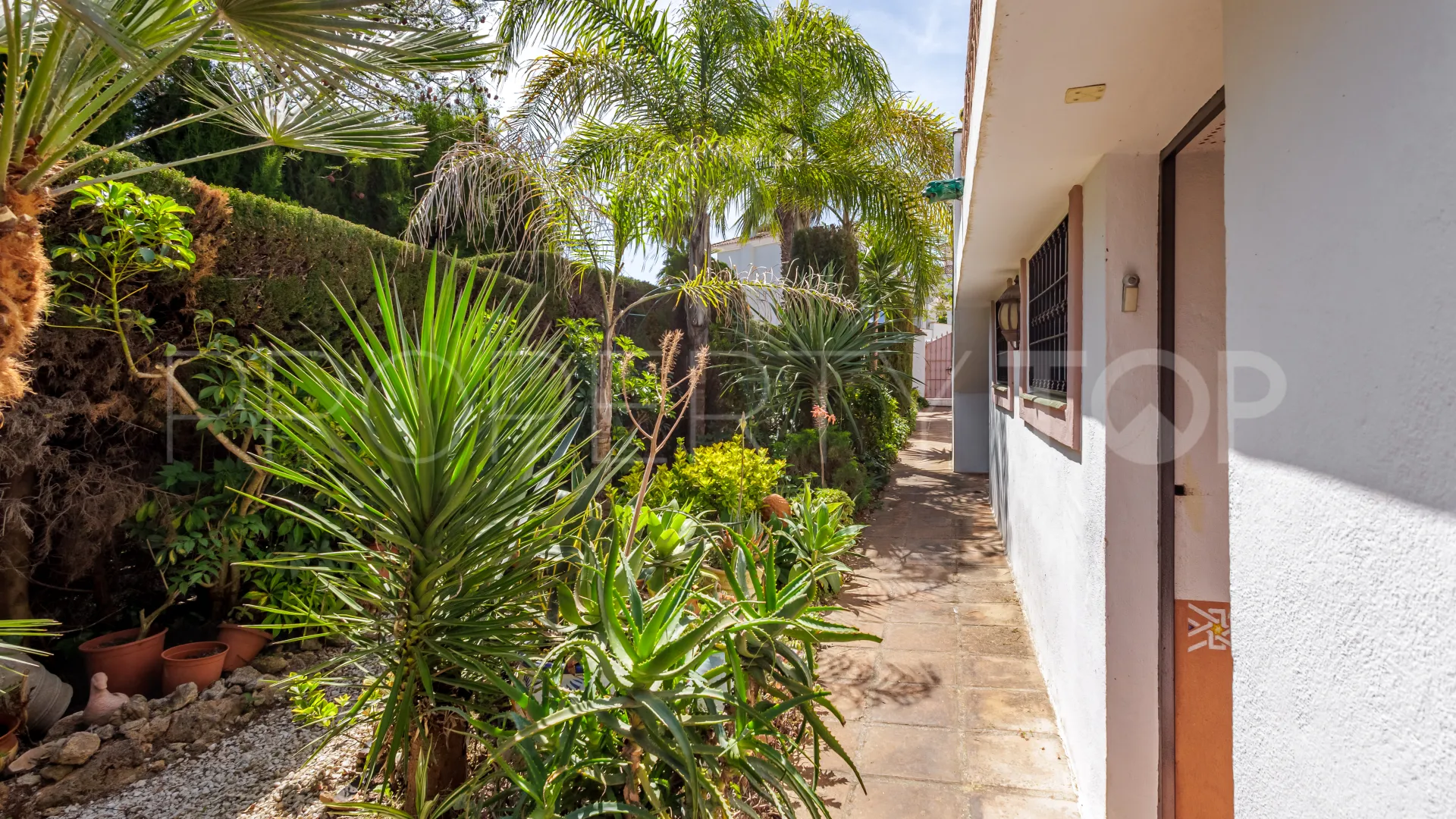 4 bedrooms villa for sale in Coin