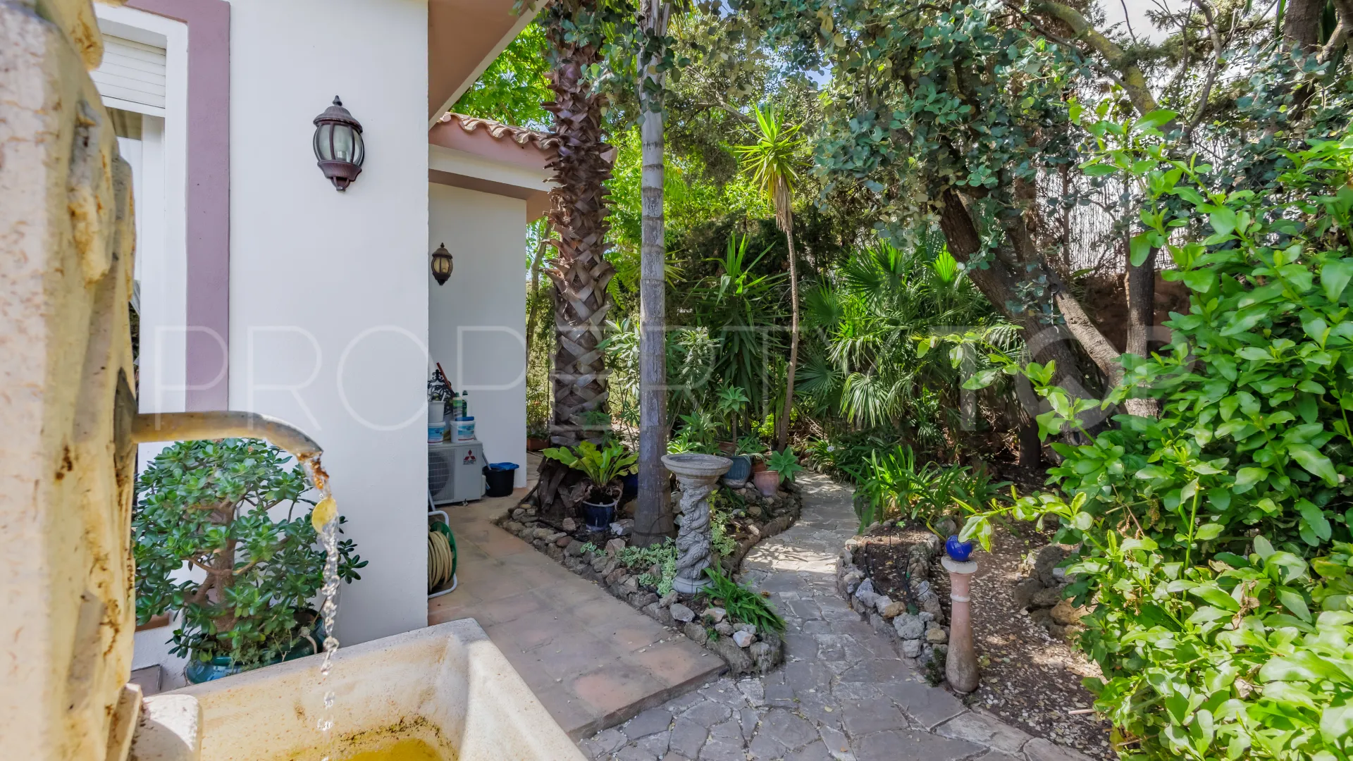 4 bedrooms villa for sale in Coin