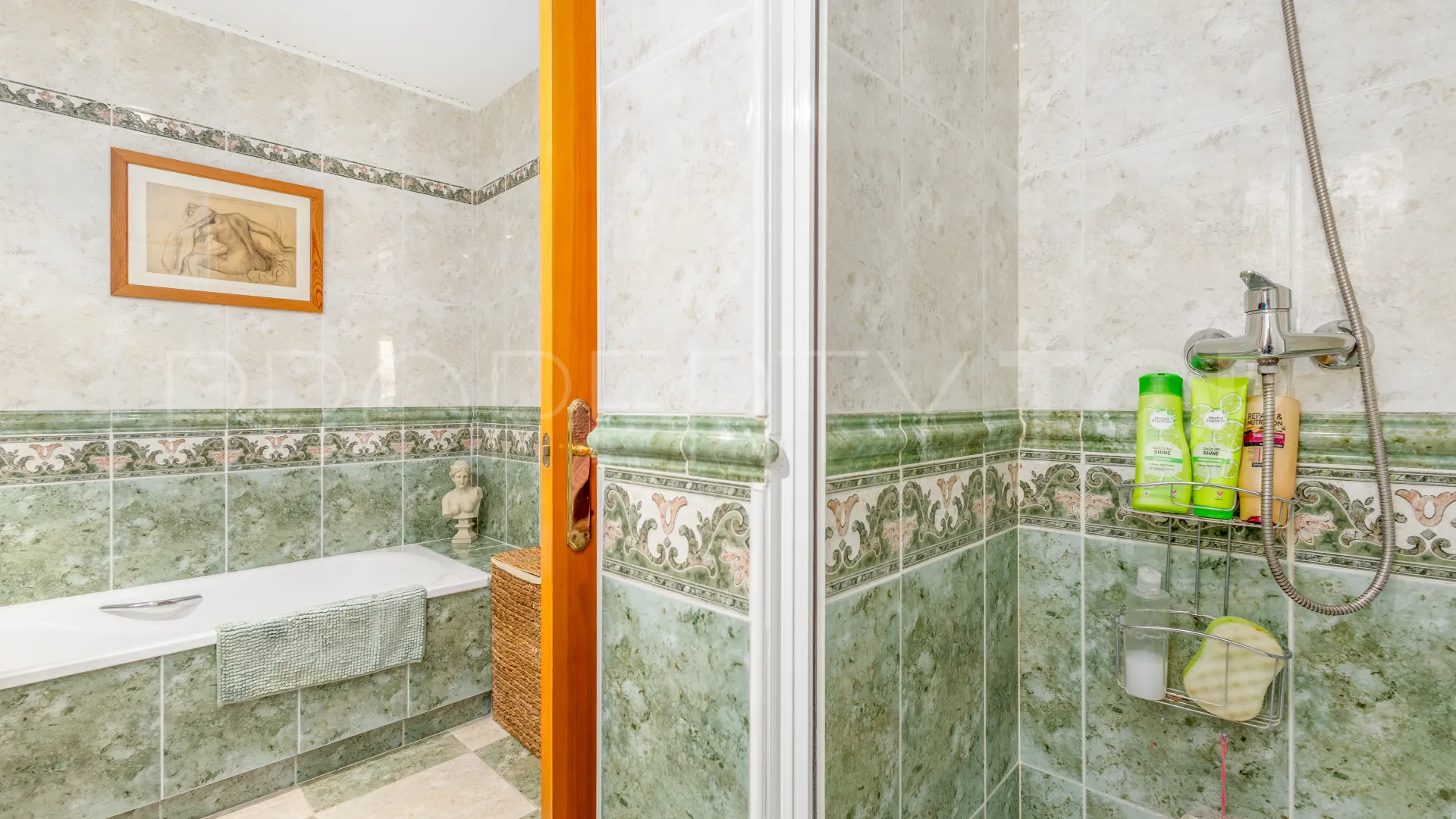 4 bedrooms villa for sale in Coin