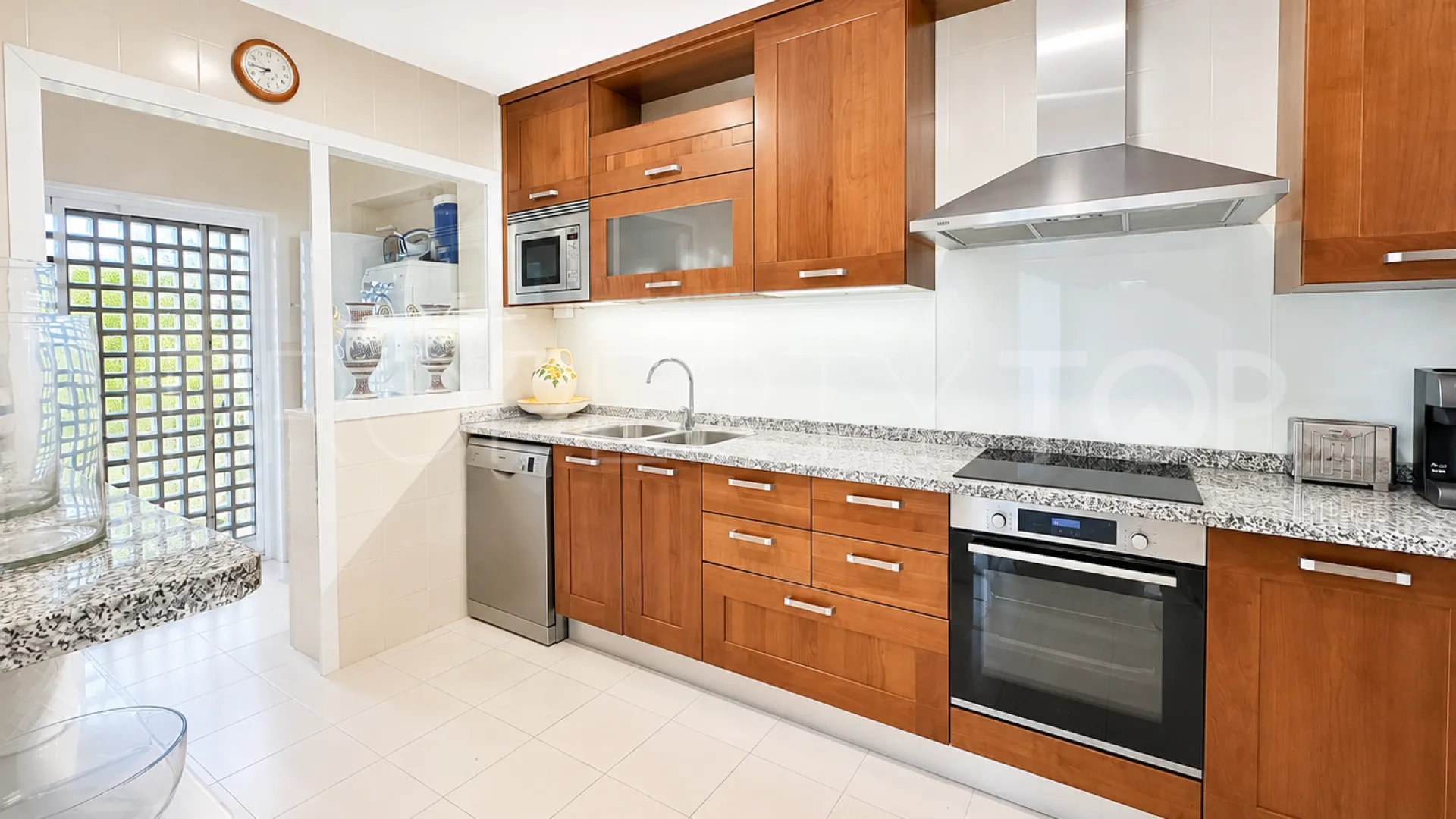 Duplex penthouse for sale in Marbella - Puerto Banus with 3 bedrooms