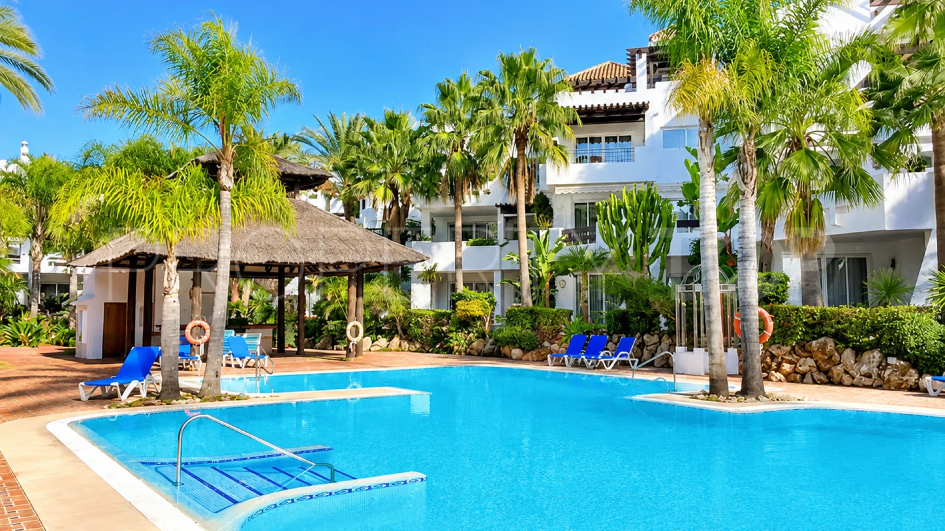 Duplex penthouse for sale in Marbella - Puerto Banus with 3 bedrooms