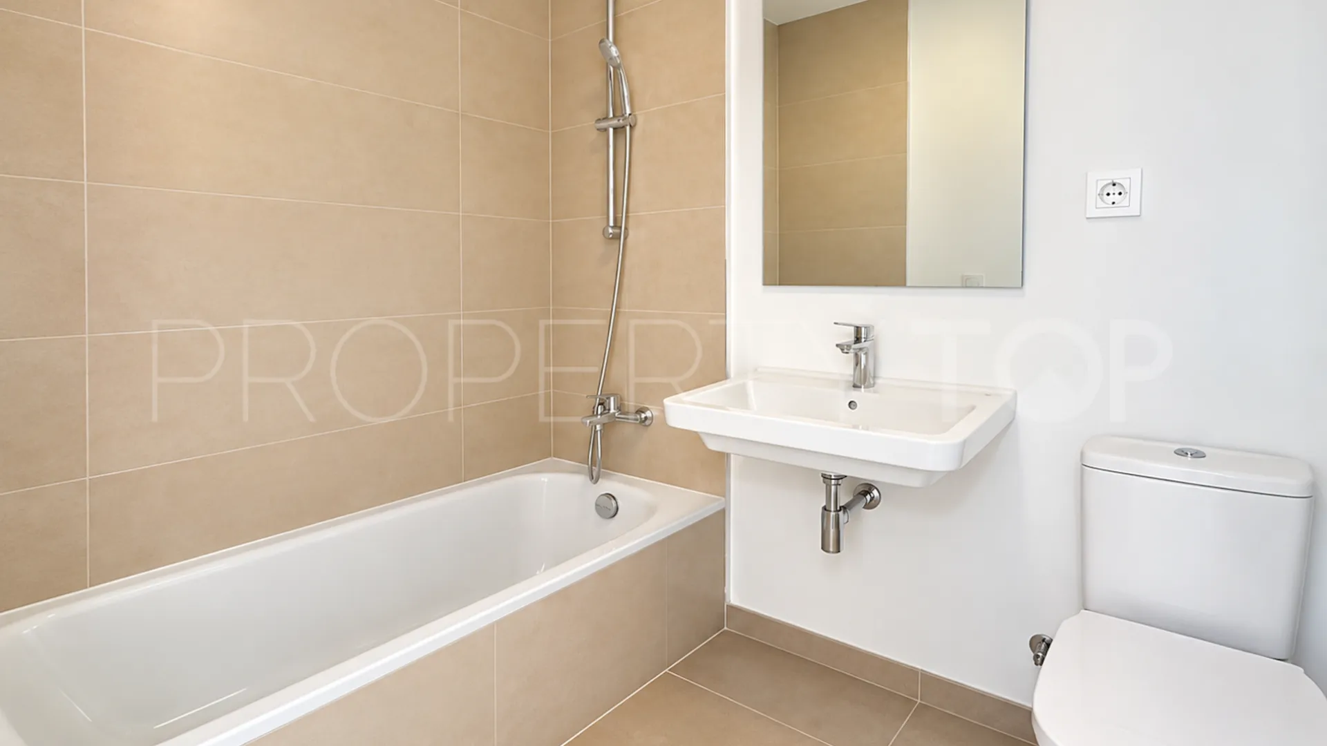 Buy apartment in Playamarina