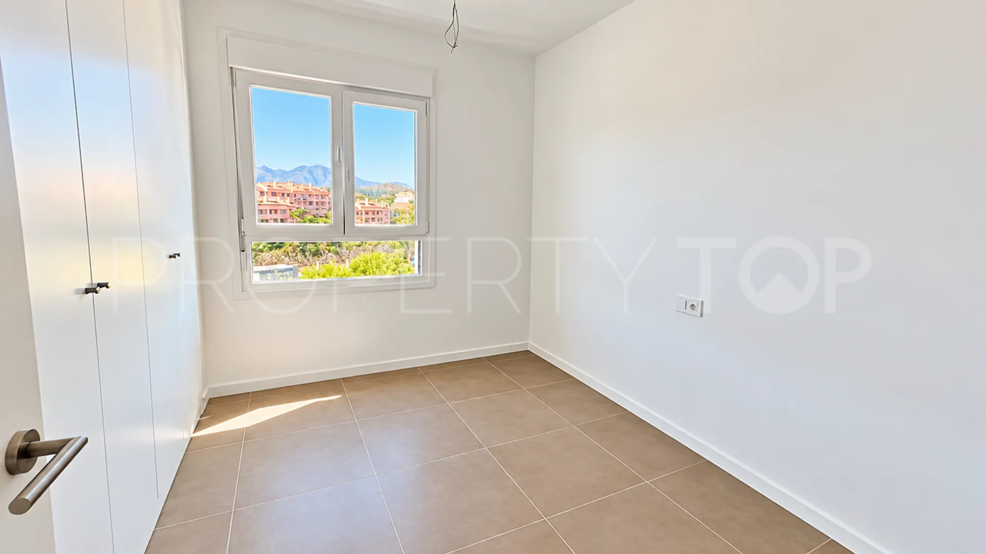 Buy apartment in Playamarina
