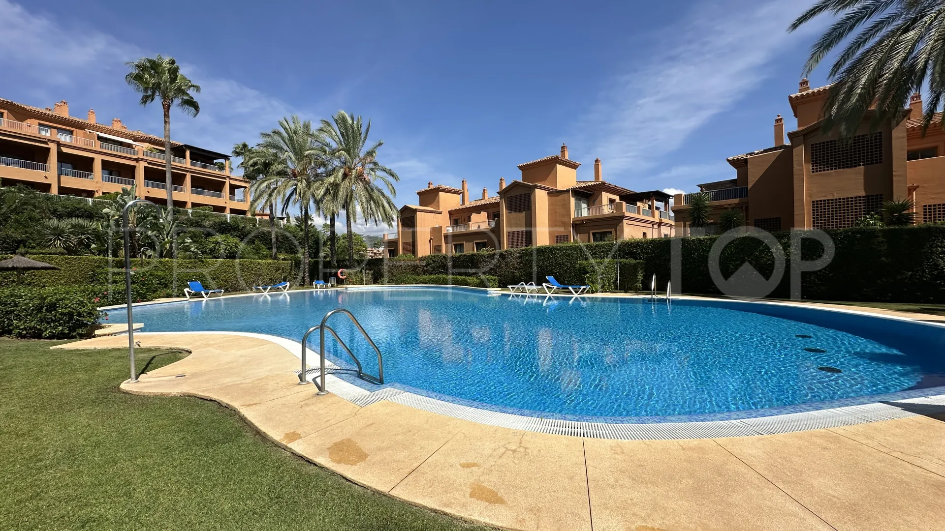 Benatalaya, apartamento planta baja en venta de 2 dormitorios