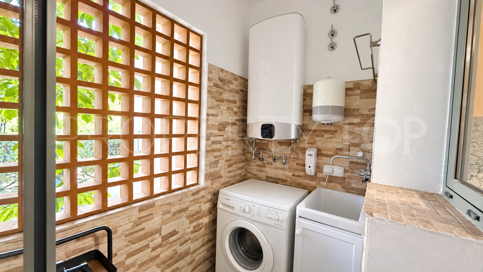 Benatalaya, apartamento planta baja en venta de 2 dormitorios