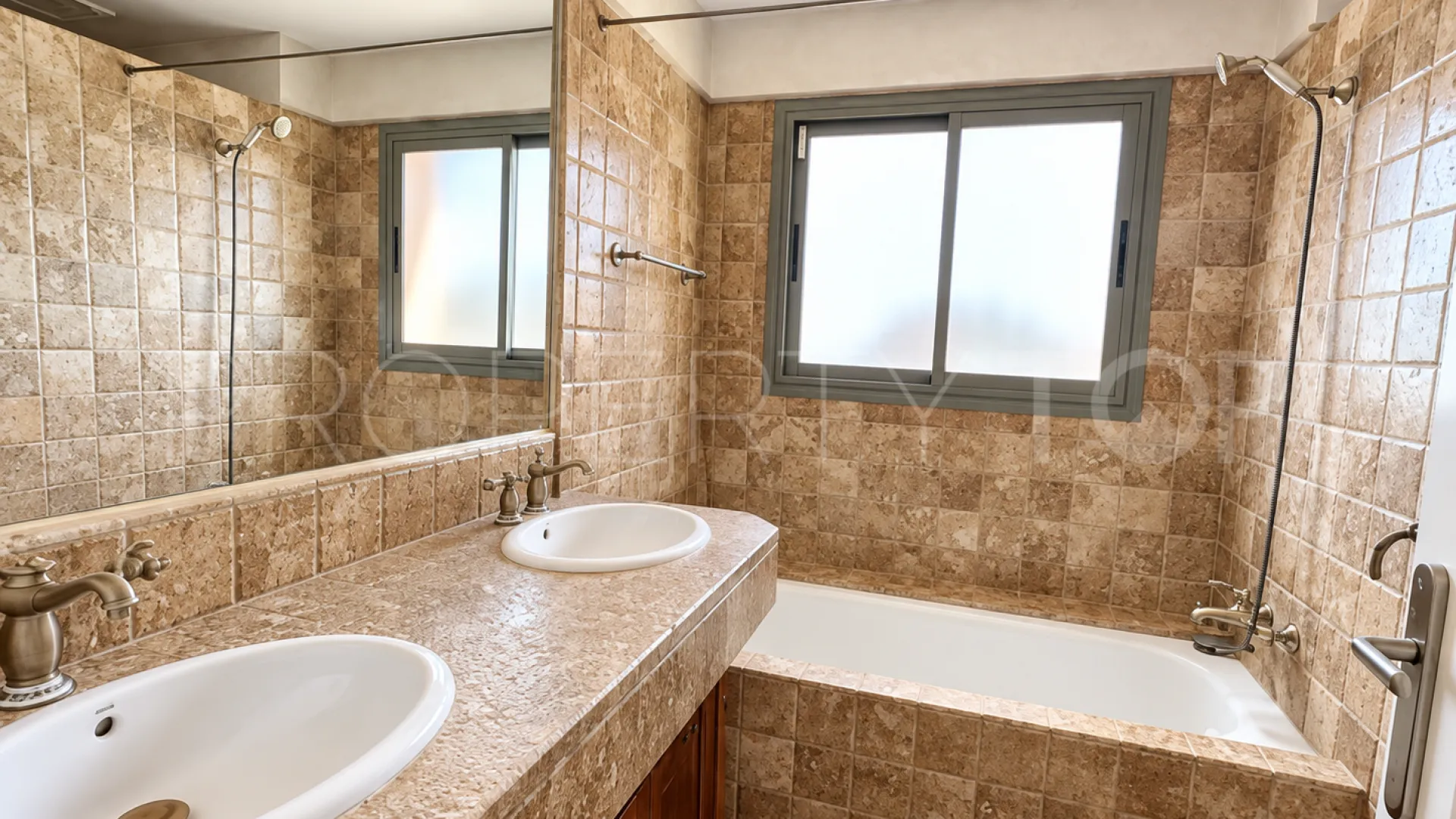 Benatalaya, apartamento planta baja en venta de 2 dormitorios