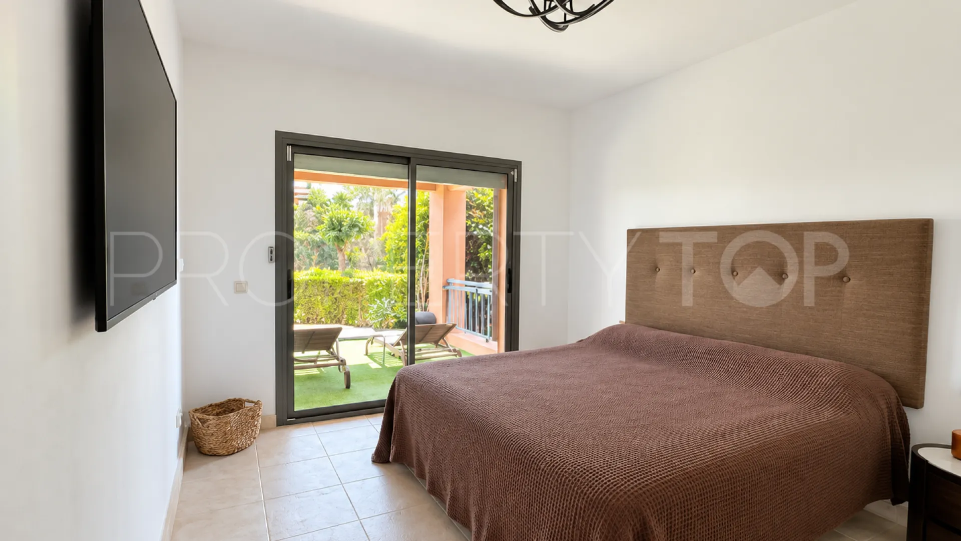 Benatalaya, apartamento planta baja en venta de 2 dormitorios
