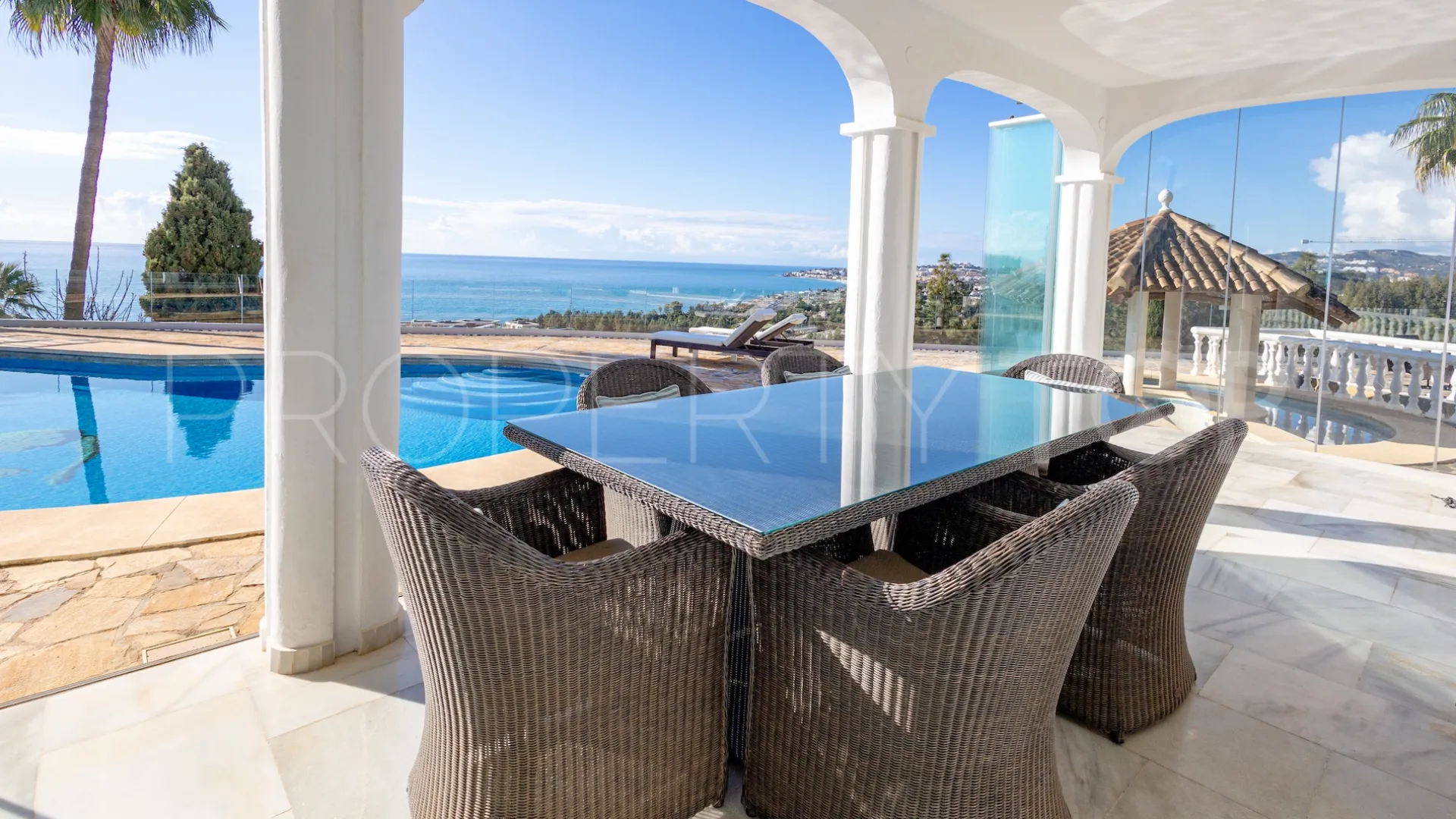 Casa en venta en El Chaparral con 5 dormitorios