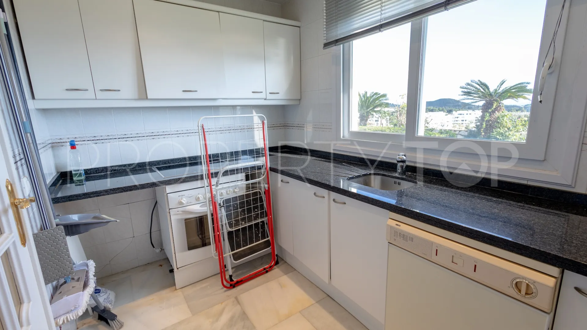 Casa en venta en El Chaparral con 5 dormitorios
