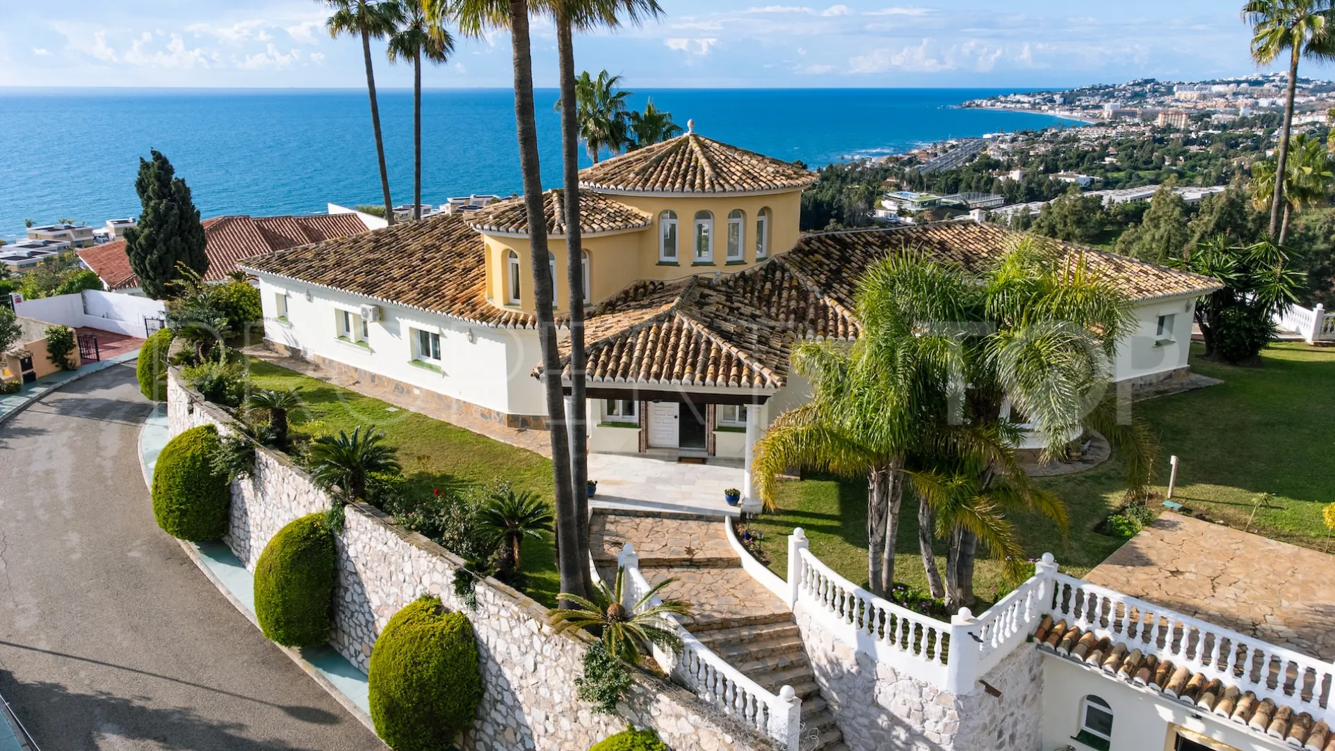 Casa en venta en El Chaparral con 5 dormitorios