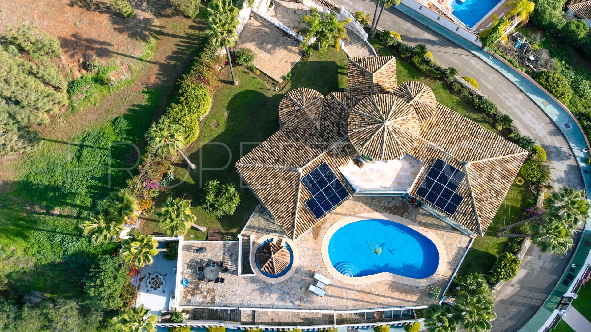 Casa en venta en El Chaparral con 5 dormitorios
