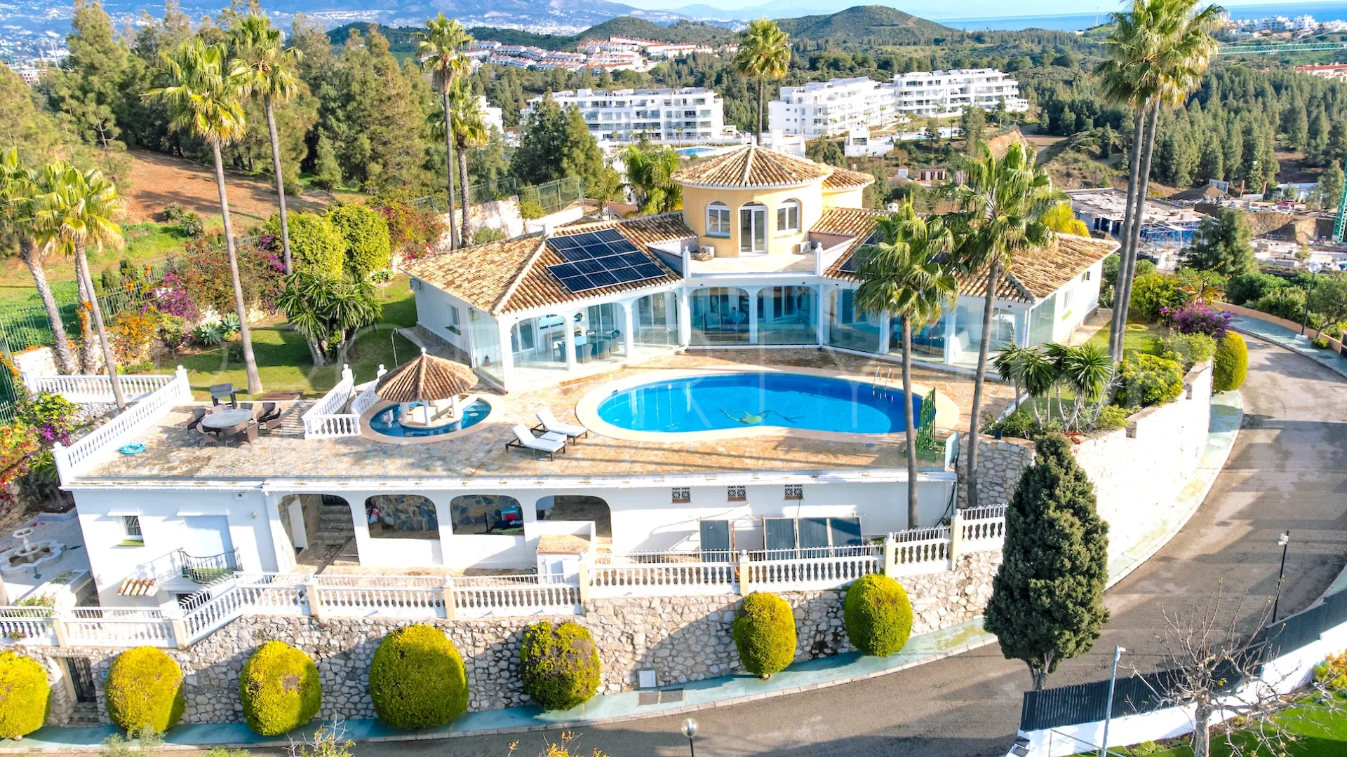 Casa en venta en El Chaparral con 5 dormitorios
