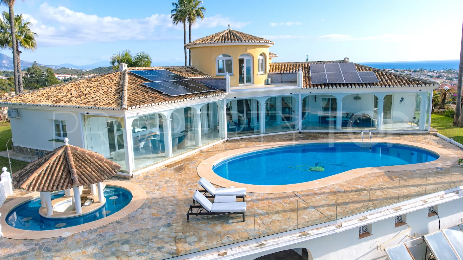 Casa en venta en El Chaparral con 5 dormitorios