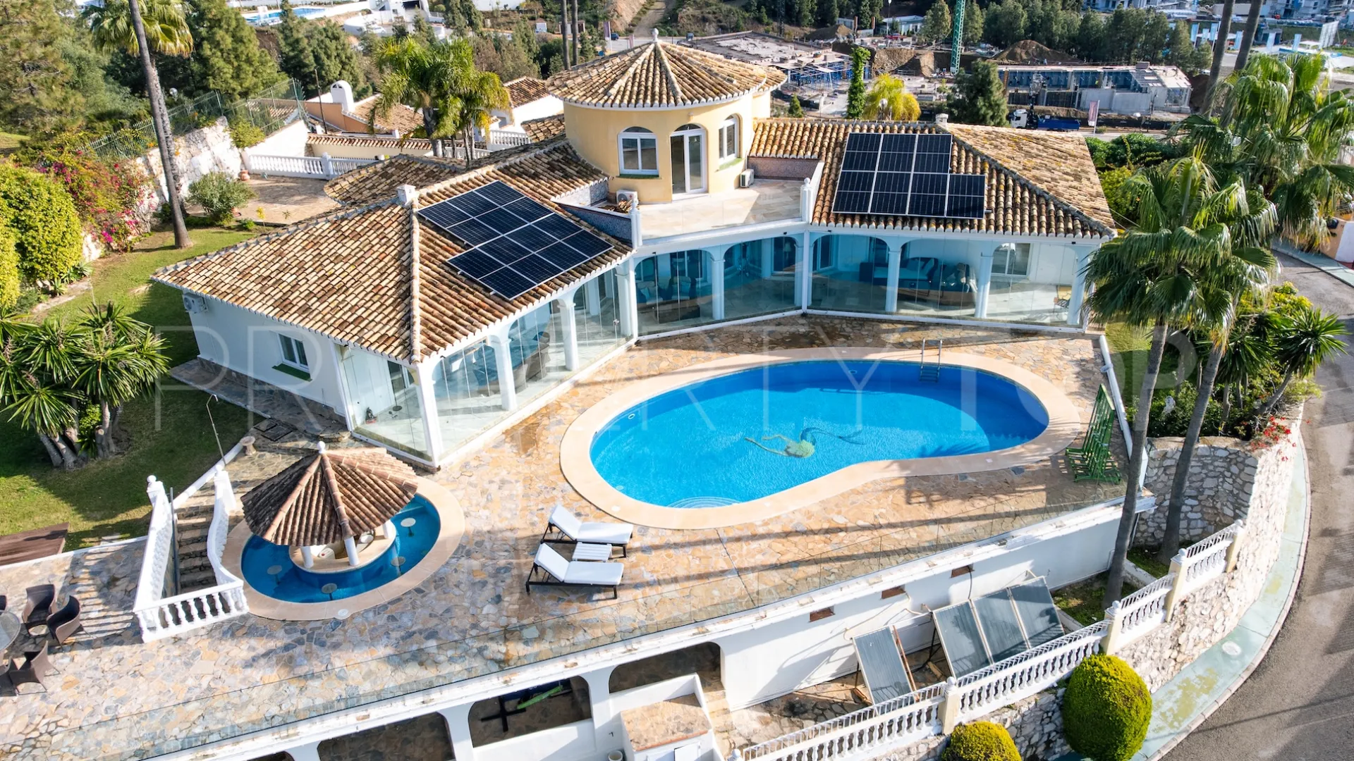 Casa en venta en El Chaparral con 5 dormitorios