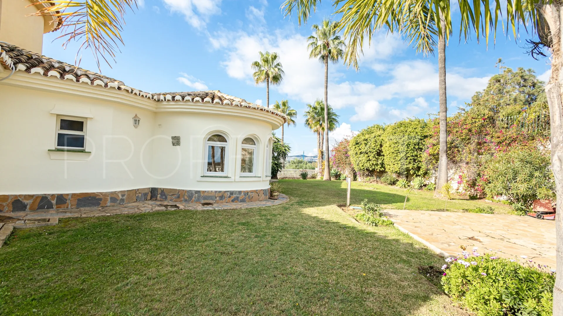 Casa en venta en El Chaparral con 5 dormitorios